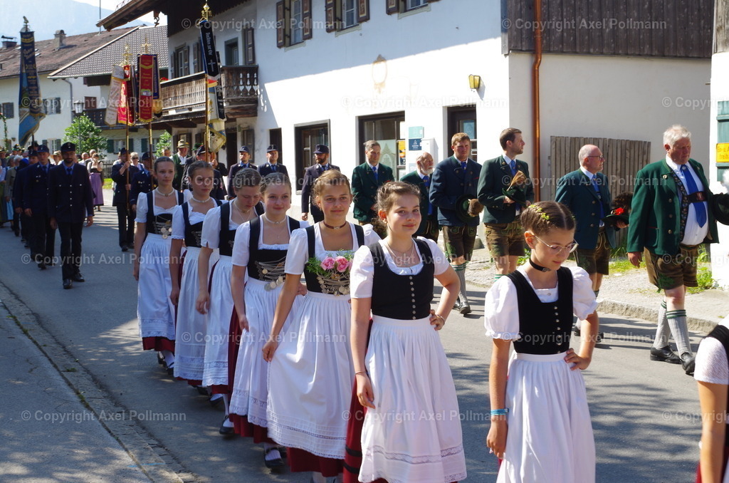 IMGP3672 | fotografiert von Axel PollmannLeonhardi Wallfahrt Benediktbeuern und Murnau, Fronleichnam, Fasching, Landschaft im Loisachtal und Benediktbeuern  - Realisiert mit Pictrs.com