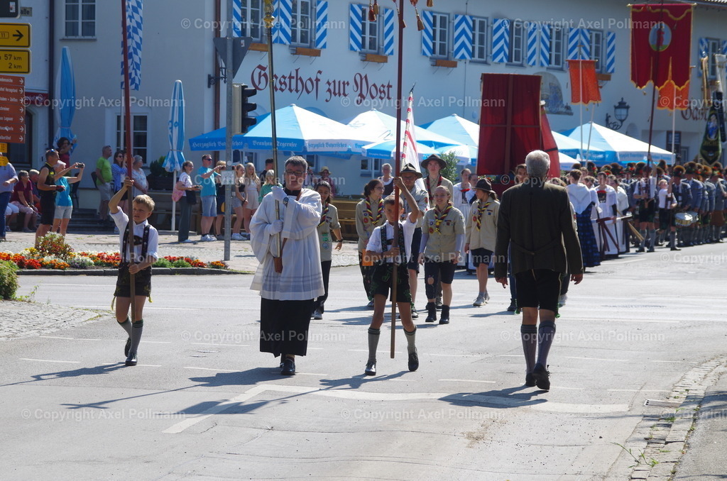 IMGP3928 | fotografiert von Axel PollmannLeonhardi Wallfahrt Benediktbeuern und Murnau, Fronleichnam, Fasching, Landschaft im Loisachtal und Benediktbeuern  - Realisiert mit Pictrs.com