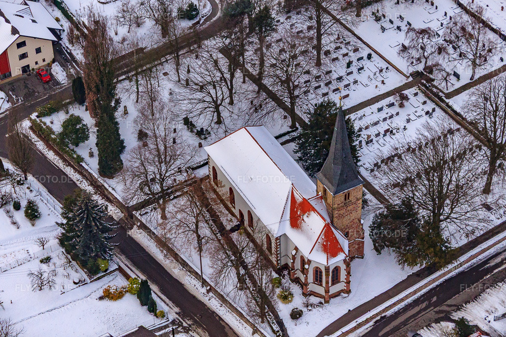 Luftbild: Wolfsgangskirche bei Schnee in Freckenfeld im Bundesland Rheinland-Pfalz in Deutschland. Foto: IMG_23604.jpg vom 16.01.2010 durch Werner Riehm/FLY-FOTO.de