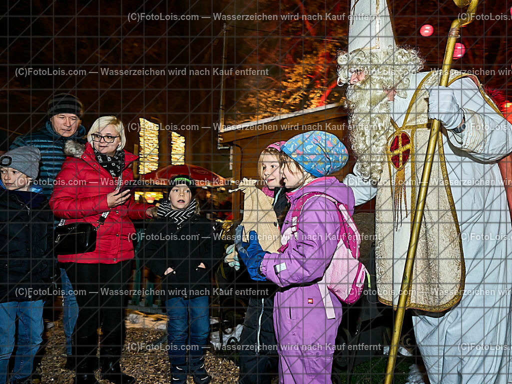 ALP4858_Wieselburger Advent_NikolausAbend | (C)FotoLois.com, Alois Spandl, WIESELBURGER ADVENT, der Nikolaus kommt zu den Kindern und bringt Geschenke, Fr 8. Dez. 2023.
