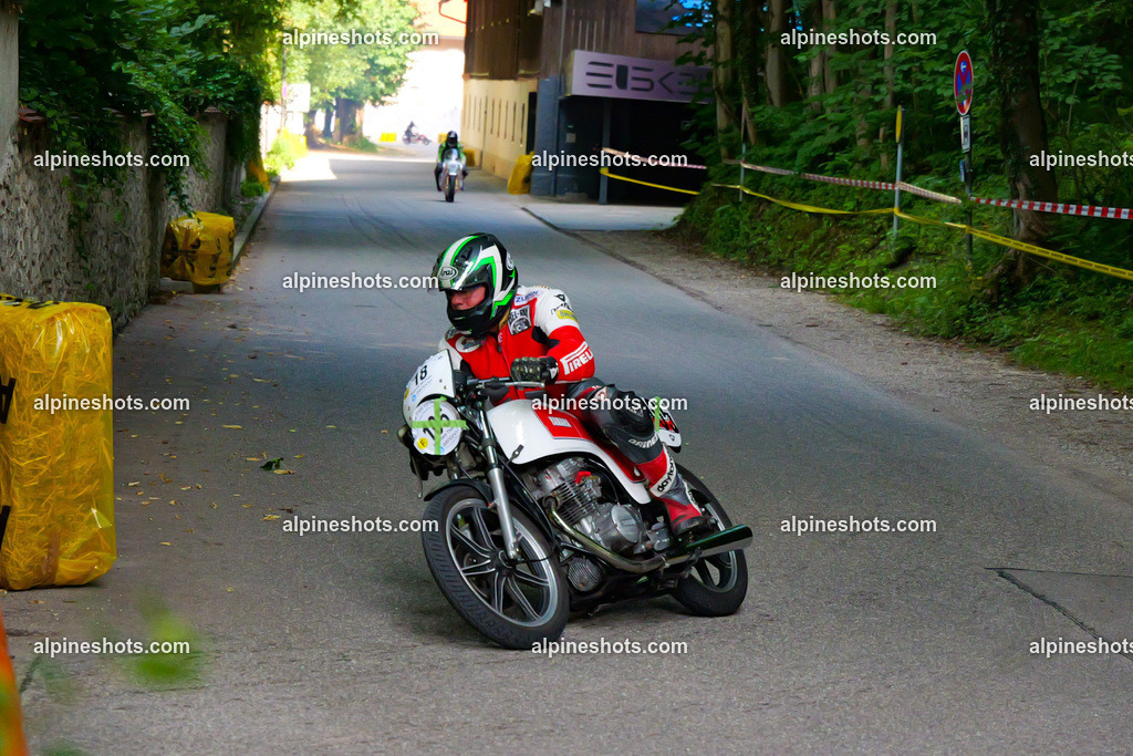 P1015520 | Erleben Sie atemberaubende, hochqualitative Fotos Ihrer Fahrt entlang der malerischen Alpenstraßen. Besuchen Sie alpineshots.com, um professionelle Aufnahmen Ihrer unvergesslichen Reise zu finden und zu kaufen - Realisiert mit Pictrs.com