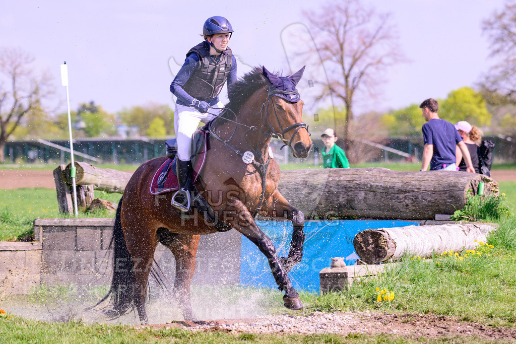 18042026-Gernlinden-04-1-0218 | Fokus Hufschlag Fotografie - Realisiert mit Pictrs.com