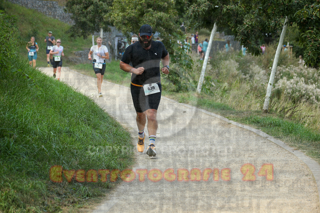 250824_1434_EX1_6669 | Sportfotografie im Rhein-Sieg Kreis, Köln, Bonn, NRW, Rheinland Pfalz, Hessen, etc. Unser Tätigkeitsfeld umfasst den Laufsport vom Volkslauf über den Marathon, Duathlon, Triathon bis zum Ultralauf wie Kölnpfad Ultra oder Schindertrail.