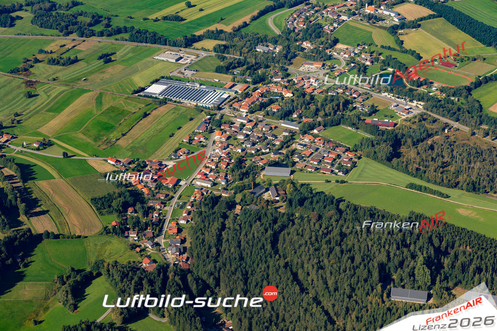 Das Luftbild der Stadt Arrach wurde 2021 vom Flugzeug heraus erstellt (keine Drohne) Aufnahmehöhe ca.450 Meter- hohe Bildauflösung und Druck-Qualität garantiert!