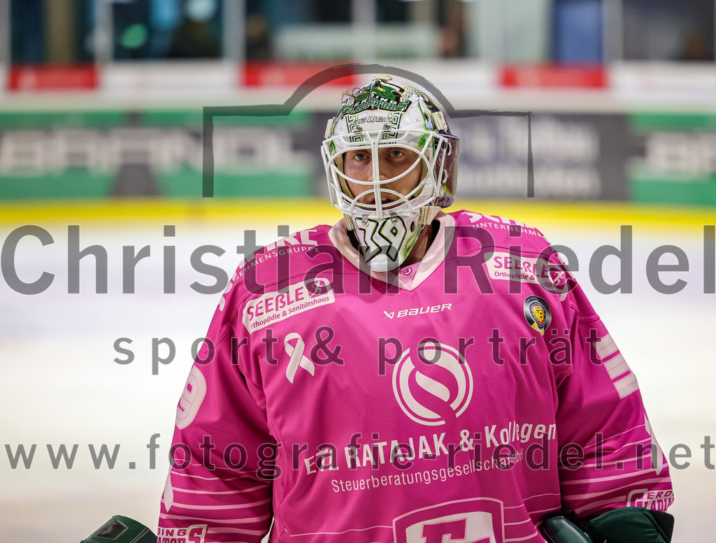 2025-10-28_061_TSV_Erding_gegen_Toelzer_Loewen | Erding, Deutschland, 28.10.2025:Eishockey, Oberliga Süd 2025 / 2026, 13. Spieltag, TSV Erding gegen Tölzer Löwen, Endergebnis: 2:5Torwart Leon Meder (Erding Gladiators, #39)Foto: Christian Riedel / fotografie-riedel.net
