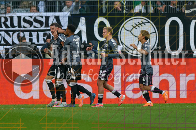 Borussia Mönchengladbach vs Eintracht Frankfurt - Bundesliga  | Mönchengladbach, Deutschland, 27.09.25:   Robin Koch (Eintracht Frankfurt) Torjubel, jubelt mit seiner Mannschaft nach dem Treffer zum 0:1 waehrend des Spiels der Bundesliga zwischen Borussia Mönchengladbach vs Eintracht Frankfurt im Stadion im Borussia Park(Foto von Brauer-Fotoagentur / Adrian Schlueter)