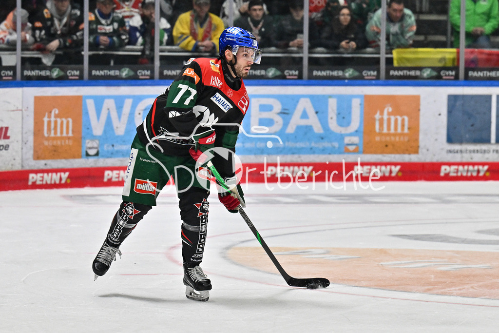 Augsburger Panther - ERC Ingolstadt | am Puck Luca TOSTO (Augsburger Panther #77) / Freisteller / Einzelfoto / DEL: Augsburger Panther - ERC Ingolstadt, Curt Frenzel Stadion am 26.01.2025