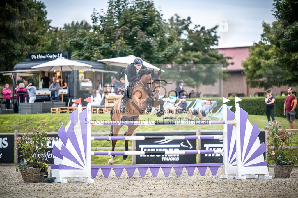 DOS_9159 | Entdecke hochwertige Reitturnierfotos von Foto Oger. Professionell, emotional und authentisch – jetzt Lieblingsmomente im Shop bestellen. - Realisiert mit Pictrs.com