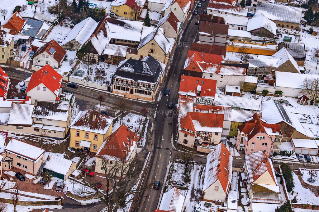 Luftbild: Herrengasse Im Winter bei Schnee in Minfeld im Bundesland Rheinland-Pfalz in Deutschland. Foto: IMG_23581.jpg vom 16.01.2010 durch Werner Riehm/FLY-FOTO.de