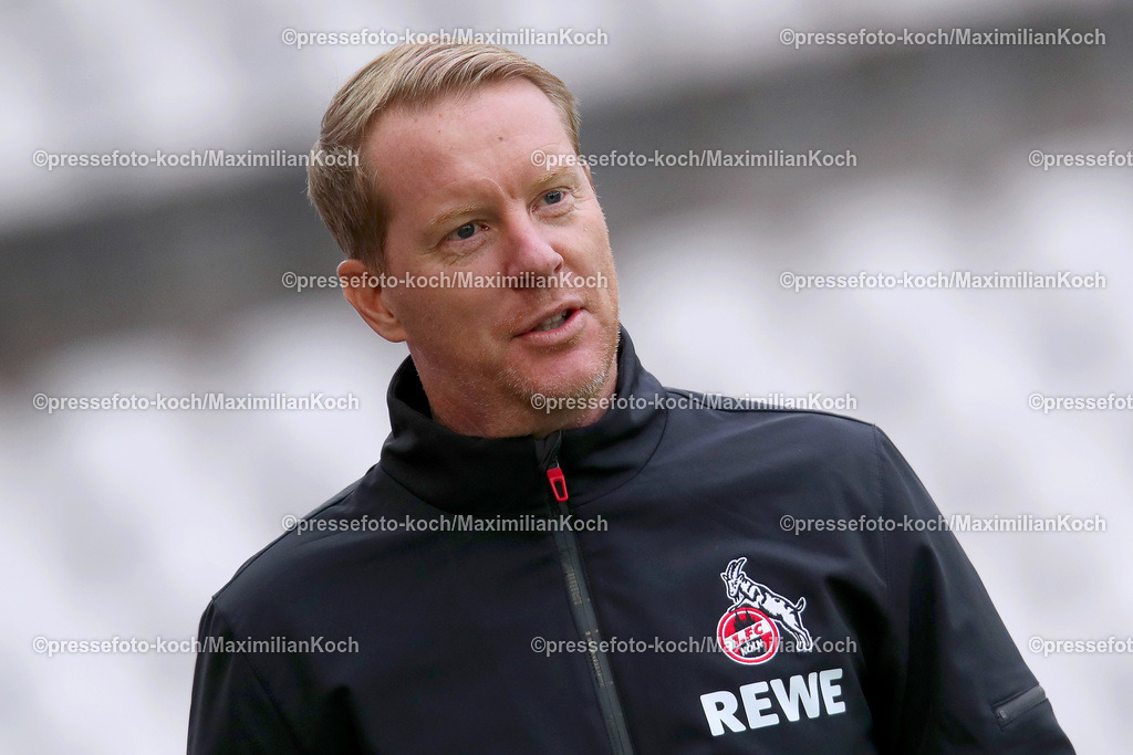 RWE06012401004 | 06.01.2024, Essen, Fußball, Herren, Stadion an der Hafenstraße, Testspiel, Rot-Weiss Essen – 1. FC Köln:  Cheftrainer Timo Schultz (1.FC Köln) . 
DFB regulations prohibit any use of photographs as image sequences and or quasi-video.