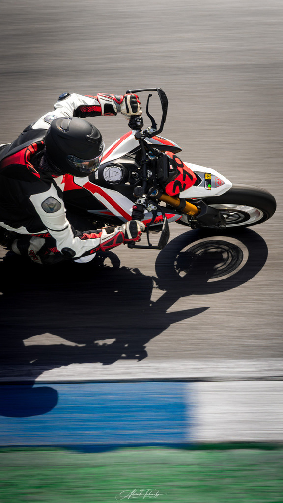 Ducati Trackday Hockenheimring 2026 | Entdecken Sie die faszinierende Welt von Alexander Tschuncky Arts: Kreative Fotografie, atemberaubende Automobilkunst und hochwertiger Bilderdruck. Lassen Sie sich inspirieren! - Realisiert mit Pictrs.com