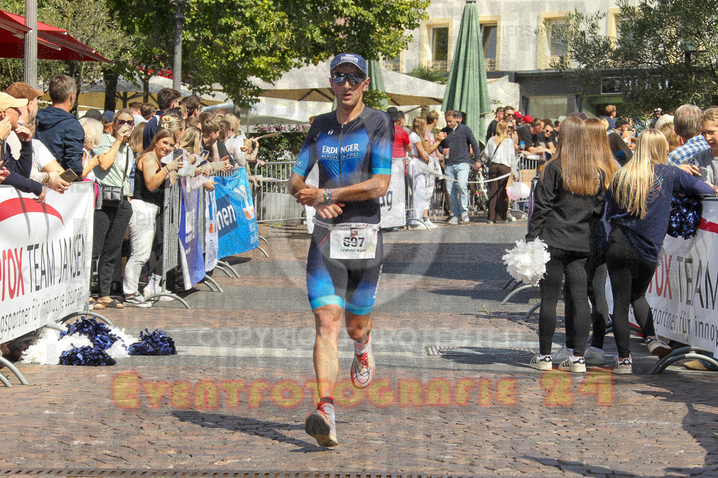 250824_1445_EV4_2180 | Sportfotografie im Rhein-Sieg Kreis, Köln, Bonn, NRW, Rheinland Pfalz, Hessen, etc. Unser Tätigkeitsfeld umfasst den Laufsport vom Volkslauf über den Marathon, Duathlon, Triathon bis zum Ultralauf wie Kölnpfad Ultra oder Schindertrail.