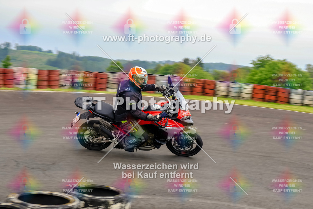 OBK-5532 | Hier findet Ihr Bilder von Touristenfahrten auf der Nürburgring Nordschleife oder von anderen Veranstaltungen die ich besucht habe. Viel Spass beim Durch Schauen 