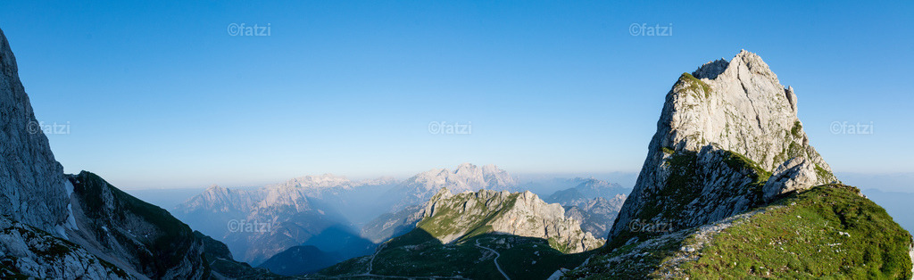 Mangart_Florian_Juli19_063008-Pano-k | Fatzi Bilder-Archiv! 
Die Bilder sind für private Nutzung lizenzfrei. Die kommerzielle Nutzung ist möglich und erwünscht, jedoch bitte ich um vorherige Kontaktaufnahme per E-Mail (info@fatzi.at) oder unter +43 650 7828269 - Realisiert mit Pictrs.com