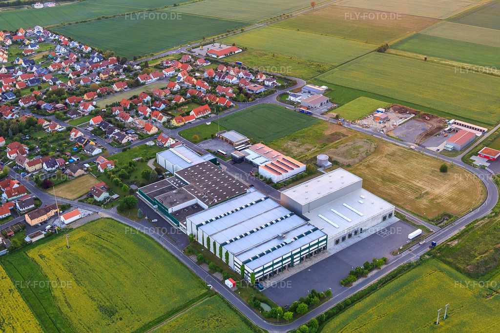 Luftbild: Gewerbegebiet Nordost mit Otg Lager- Und Frachtkontor Gmbh & Co. Kg und Metallbau Heilmann GmbH in Grettstadt im Bundesland Bayern in Deutschland.Foto: IMG_100501.jpg vom 27.05.2017 durch Werner Riehm/FLY-FOTO.deprivacy-iconWWW.METALLBAU-HEILMANN.DE