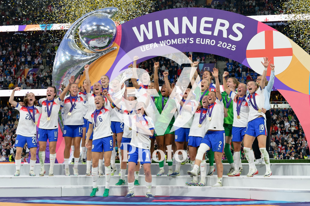 England v Spain - UEFA Women's EURO 2025 Final | BASEL, SWITZERLAND - JULY 27: England celebrates after winning  Women’s EURO 2025 during the UEFA Women's EURO 2025 Final match between England and Spain at St. Jakob-Park on July 27, 2025 in Basel, Switzerland. (Photo by Giuseppe Velletri/Sports Press Photo/Getty Images)