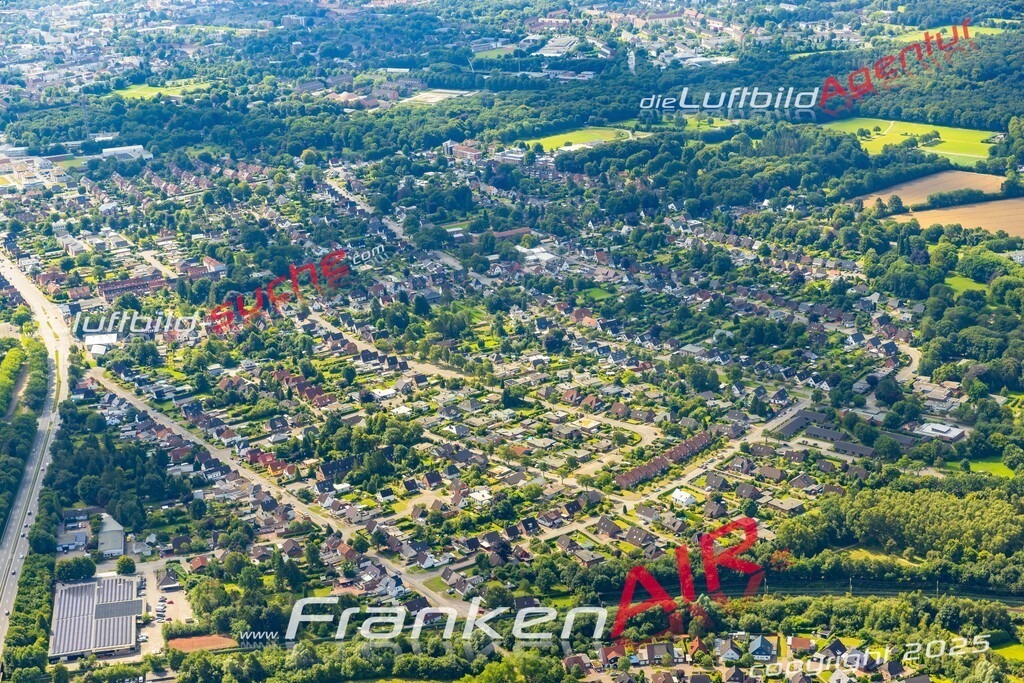 Schöne Luftaufnahme als Geschenk in Gartenstadt Neumünster - Die Luftbildaufnahme wurde 2025 vom UL-Flugzeug heraus erstellt ( keine Drohne ) - Hochauflösende Luftaufnahme -Nicht vergleichbar mit Google Maps oder Satelittenbilder- Die Geschenkidee !Mit Lizenz und Bildrechte bestellbar
