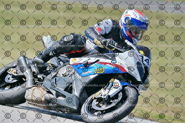 26BT02-0520 | markuskiefer.com - Realisiert mit Pictrs.com