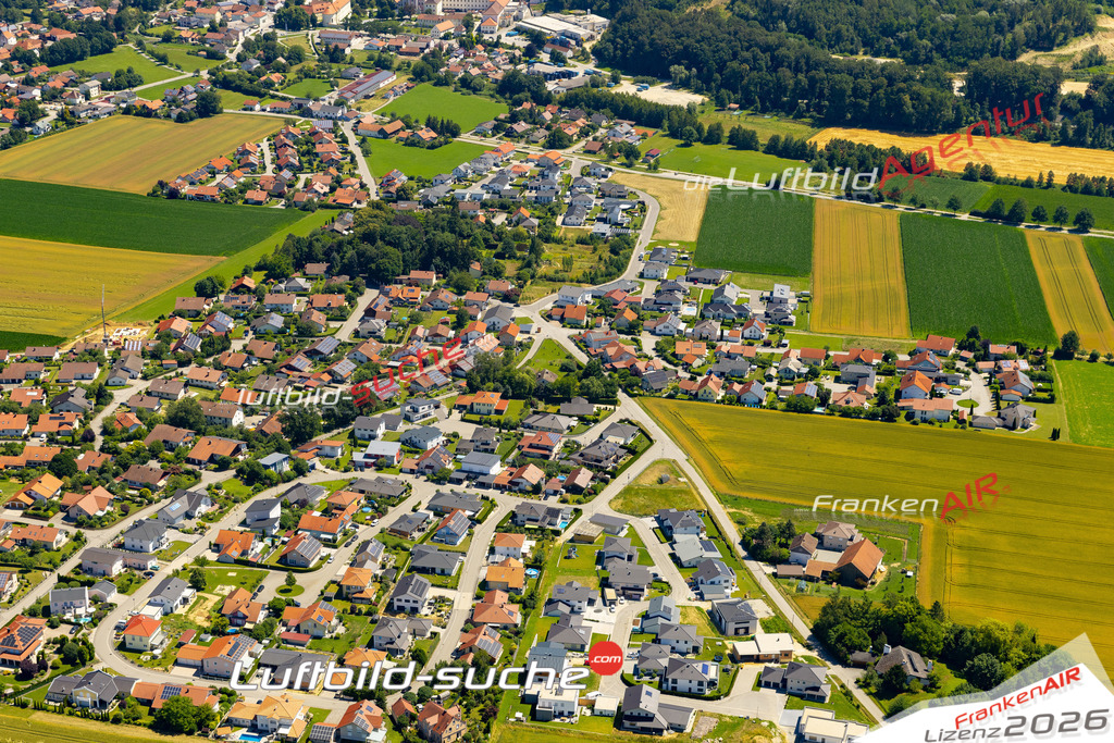 Aktuelles Luftbild von Schwaig Aldersbach - Die Luftaufnahme wurde 2022 mittels UL-Flugzeug erstellt ( keine Drohne ) - hochauflösende Kamera-Systeme von  Canon -Beste Qualität - Für grossformatige Ausdrucke geeignet. Die Geschenkidee !