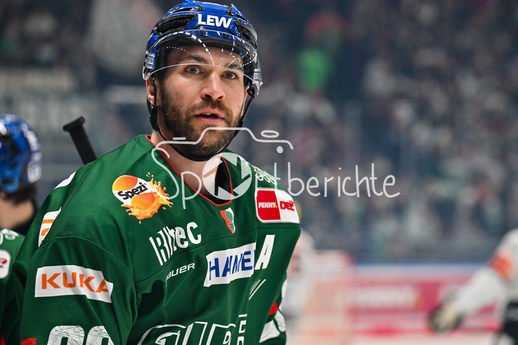 Augsburger Panther - Löwen Frankfurt | Jubel der Hausherren nach dem Treffer zum 1-0 durch Alexandre GRENIER (Augsburger Panther 82), Tor / Torschuetze / Freude / Happy beim match zwischen den Augsburger Panthern und den Löwen Frankfurt am 8. Spieltag der Penny DEL im Curt Frenzel Stadion am 19.10.2025