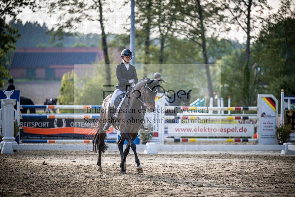 DOS_3725 | Reitturnier Venne - Realisiert mit Pictrs.com