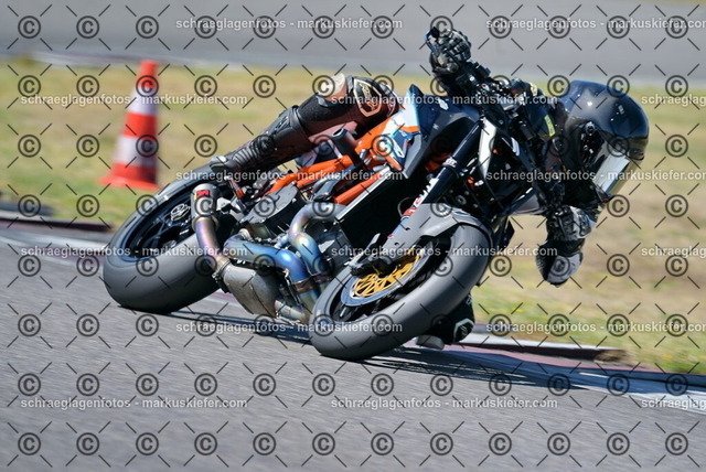 26bt04-0800 | markuskiefer.com - Realisiert mit Pictrs.com