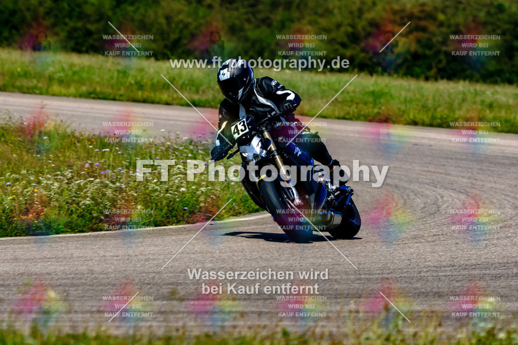 043-3382 | Hier findet Ihr Bilder von Touristenfahrten auf der Nürburgring Nordschleife oder von anderen Veranstaltungen die ich besucht habe. Viel Spass beim Durch Schauen 