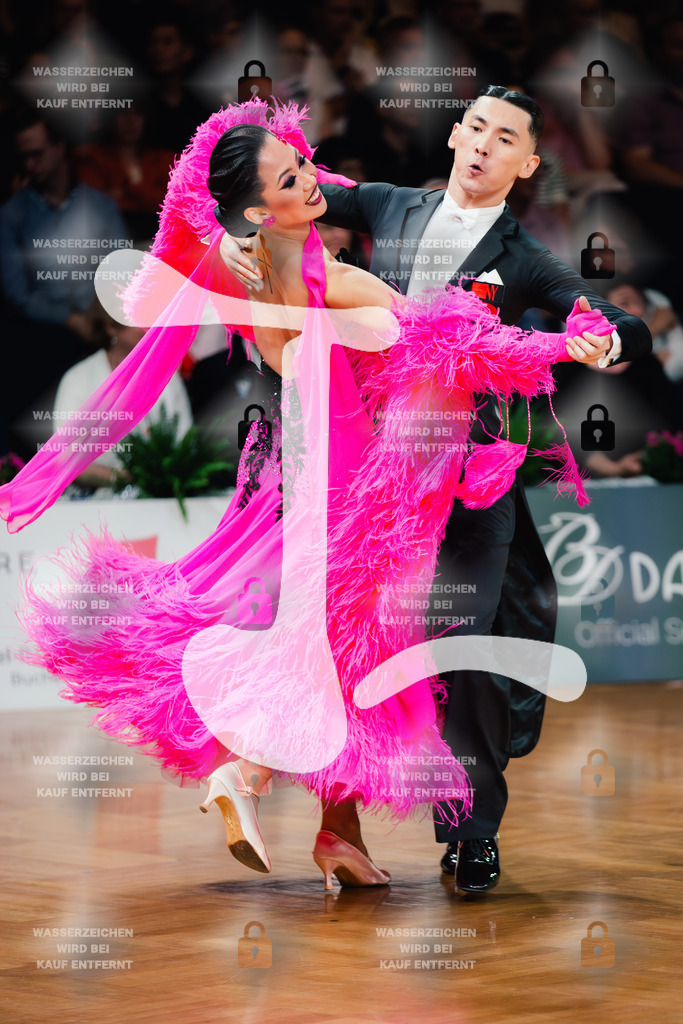 GOC 2025 - WDSF PD Super Grand Prix Standard 15th (1) Xiao Wang _ Yixin Wang (China)-2025-08-21-1553 | Webshop for digital downloads and prints of dance sport, event & show photographer Julian Link - Realisiert mit Pictrs.com