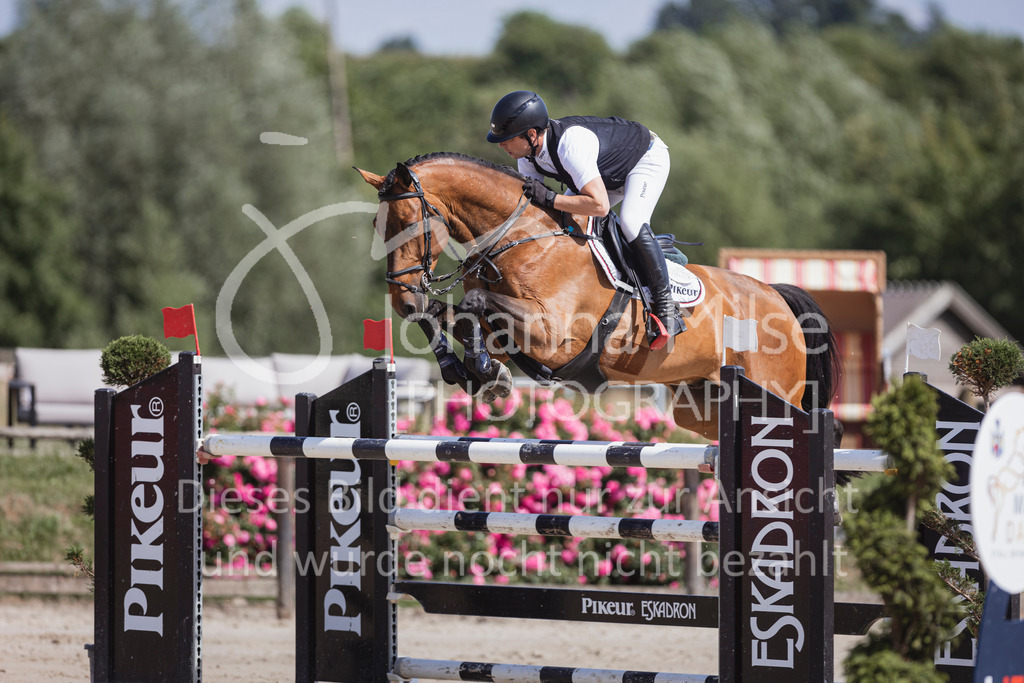240628_LüPfSpTa_S1-Spr-104 | Deine schönsten Turniermomente als professionelle Fotos! Entdecke hochwertige Pferdesport-Fotografie im Online-Shop. Jetzt Fotos finden & bestellen!