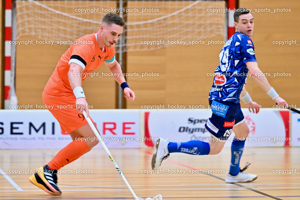VSV Unihockey vs. SZPK Floorball | #96 Péter Pfneiszli SZPK SÁROSI OPTIKA KOMÁROM, #19 Philipp Seiser VSV Unihockey, VSV Unihockey vs. SZPK Floorball, VSV Unihockey vs. SZPK Floorball am 23.11.2024 in Villach (Ballspielhalle St. Martin), Austria, (Photo by Bernd Stefan)