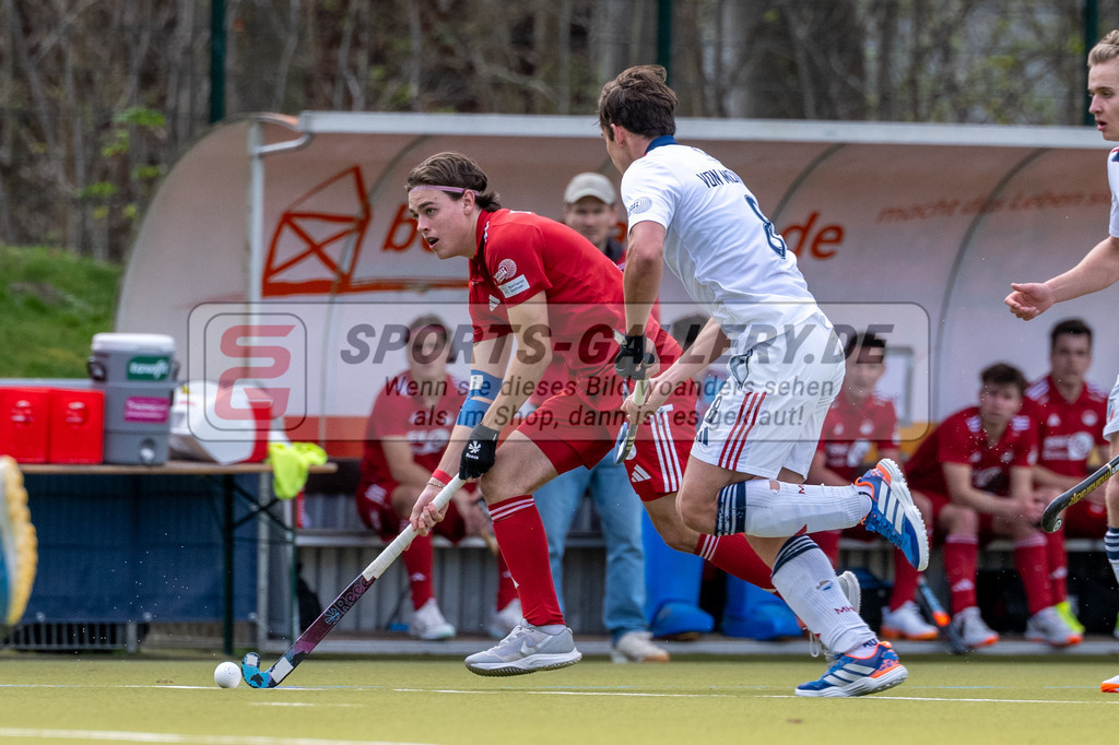 SFE_20260321_0062 | Köln, Deutschland, 21.03.26: Feldhockey 1. Bundesliga Herren zwischen Rot-Weiss Köln - Mannheimer HC im REWE Sportpark am 21.03.2026 in Köln, Deutschland. (Foto von Stephan Fehrmann)Köln, Germany, 21.03.26: Feldhockey 1. Bundesliga Herren between Rot-Weiss Köln - Mannheimer HC in REWE Sportpark at 21.03.2026 in Köln, Deutschland. (Foto from Stephan Fehrmann)