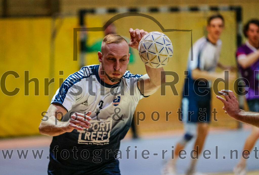 2023-11-11_074_SpVgg_Altenerding_gegen_HC_Donau-Paar | Erding, Deutschland, 11.11.2023:
Handball, Bezirksoberliga Männer 2023 / 2024, 7. Spieltag, SpVgg Altenerding gegen HC Donau/Paar, Endergebnis: 44:32

Peter Lorenz (HC Donau/Paar, #3)

Foto: Christian Riedel / fotografie-riedel.net