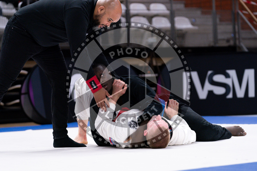 20241013PBB1609 | Athletes compete during the AJP Tour Europe Continental Jiu-Jitsu Amateurs & Masters Championship on October 13, 2024 in Almere near Amsterdam, Netherlands. © Chiara Dazi / photoblackbelt