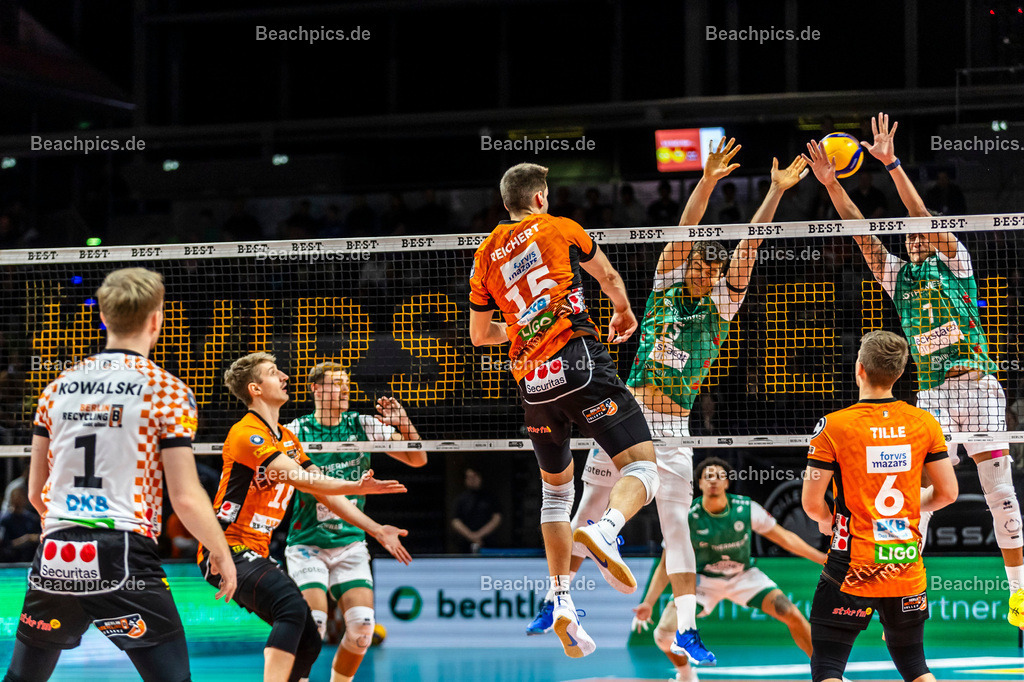 2024-00111624-Bundesliga-BR-Volleys-Haching-München |  16.11.2024; Berlin Foto: Gerold Rebsch - www.beachpics.de