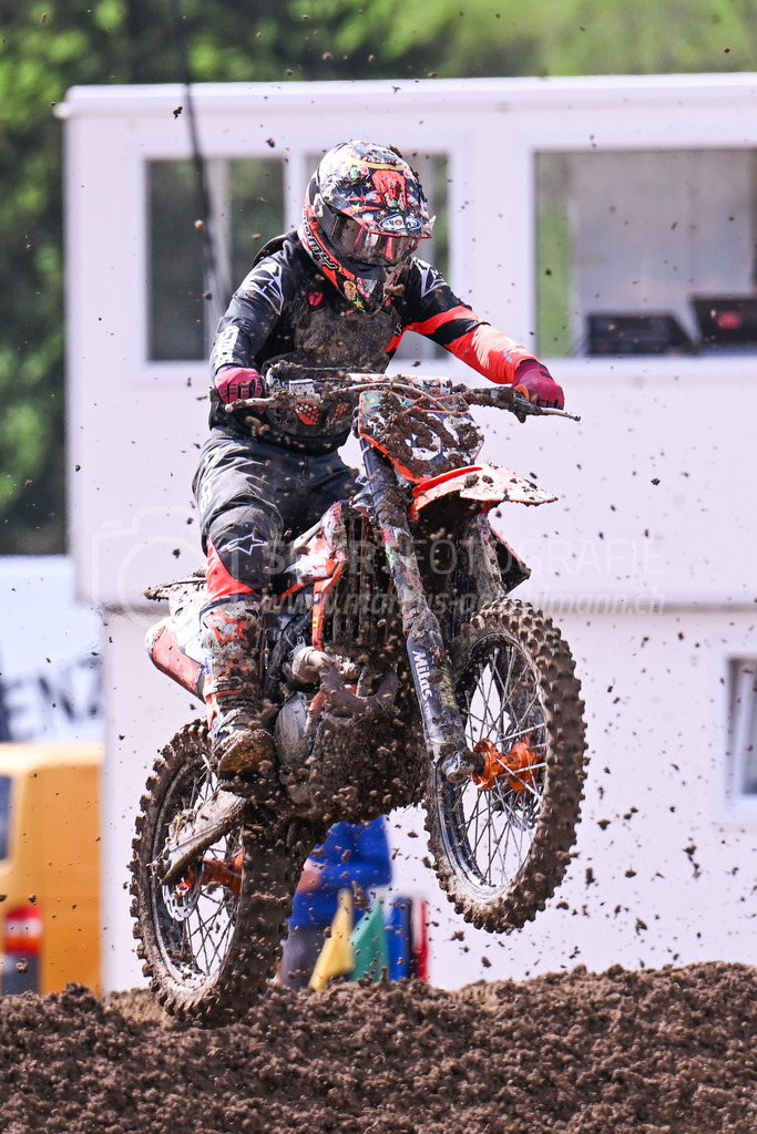 Motocross Schlatt bei Winterthur - 29. April 2023 | Fahrer in der Kategorie MX2 am Motocross Schlatt bei Winterthur, 29. April 2023.
Instagram: @mx_schlatt | @mc_wila | @sam_schweiz
Bild: Sportfotografie Markus Aeschimann | www.markus-aeschimann.ch - Realisiert mit Pictrs.com