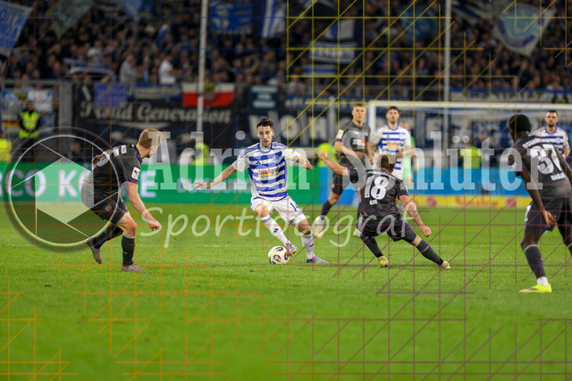 07.04.2026, GER, Fussball, Herren, 3. Liga, Saison 2025/2026, MSV Duisburg - VfL Osnabrück | Conor Noß (MSV Duisburg) und Lars Kehl (Osnabrück) im Kampf um den Ball 