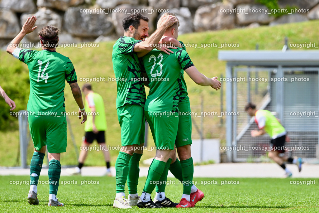SC Landskron vs. SV Falle Maria Gail | Jubel SC Landskron, #23 Matteo Zauner SC Landskron, #14 Daniel Arneitz SC Landskron, #2 David Gräfischer SC Landskron, SC Landskron vs. SV Falle Maria Gail, SC Landskron vs. SV Falle Maria Gail am 17.05.2026 in Villach (Sportanlage Landskron), Austria, (Photo by Bernd Stefan)