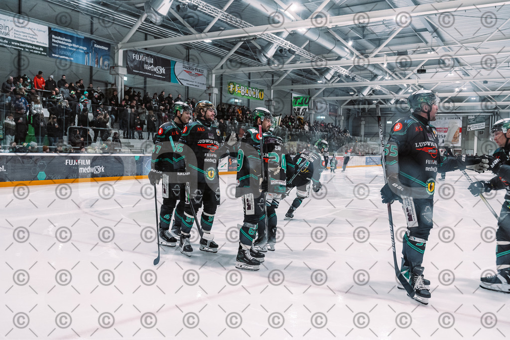 Alligators_vs_Deggendorf_30_11_2025-026 | Höchstadt Alligators Fotogalerie: Eishockey-Action aus Franken. Professionelle Spielfotos, Portraits & Stadionbilder zum Download. Jetzt entdecken! - Realisiert mit Pictrs.com