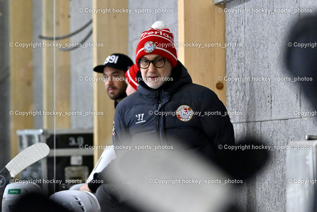ESV FERLACH vs. ESC SOCCERZONE STEINDORF | Headcoach ESV Ferlach Vnuk Jure, ESV FERLACH vs. ESC SOCCERZONE STEINDORF, ESV FERLACH vs. ESC SOCCERZONE STEINDORF am 22.11.2024 in Ferlach (Eishalle Ferlach ), Austria, (Photo by Bernd Stefan)