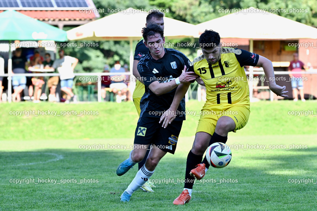 SV Arnoldstein vs. URC Thal Assling | #10 Julian Jakob Moser Thal Assling, #15 Dardan Kameraj SV Arnoldstein, SV Arnoldstein vs. URC Thal Assling, SV Arnoldstein vs. URC Thal Assling am 09.08.2025 in Arnoldstein (Waldparkstadion Arnoldstein), Austria, (Photo by Bernd Stefan)