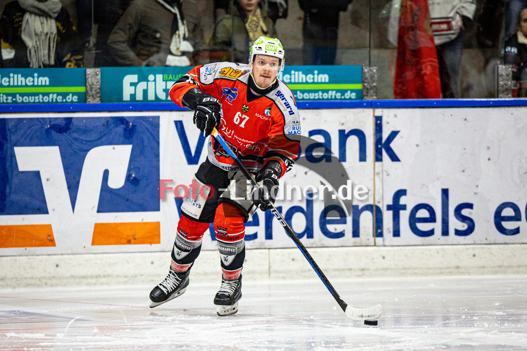 TSV Peißenberg MINERS gegen EHC Königsbrunn PINGUINE | Eishockey Bayernliga Herren Playoffs Viertelfinale 2024/25 - Spiel 4 von 7, TSV Peißenberg MINERS gegen EHC Königsbrunn PINGUINE, 20250216,Maximilian MALZATZKI (MINERS 67) in Aktion, Freisteller,2025-02-16 in Peißenberg (Eisstadion Peißenberg)Maximilian MALZATZKI (MINERS 67)Copyright: WolfgangxLindner foto-lindner.de