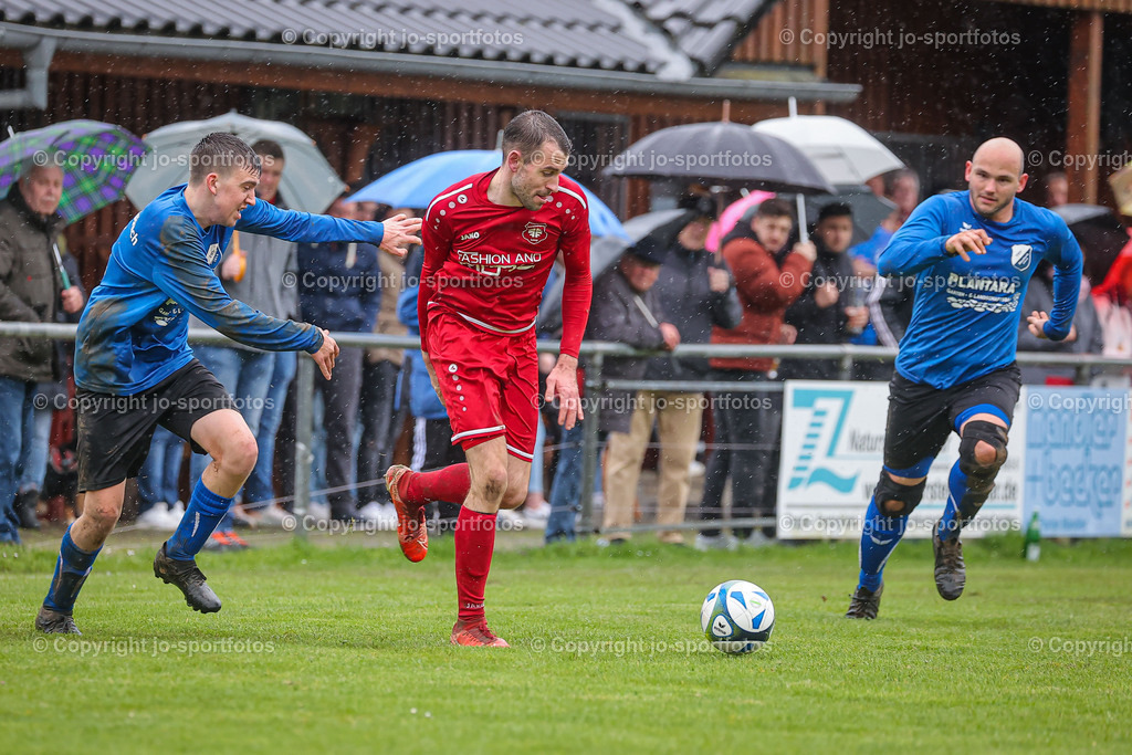 BQ3I5460 | 15.04.2023; kreisliga A Wetzlar; Rasenplatz Niederlemp; SpVgg Lemp - TSV Blasbach; Ergebnis: 0:1 (0:0)