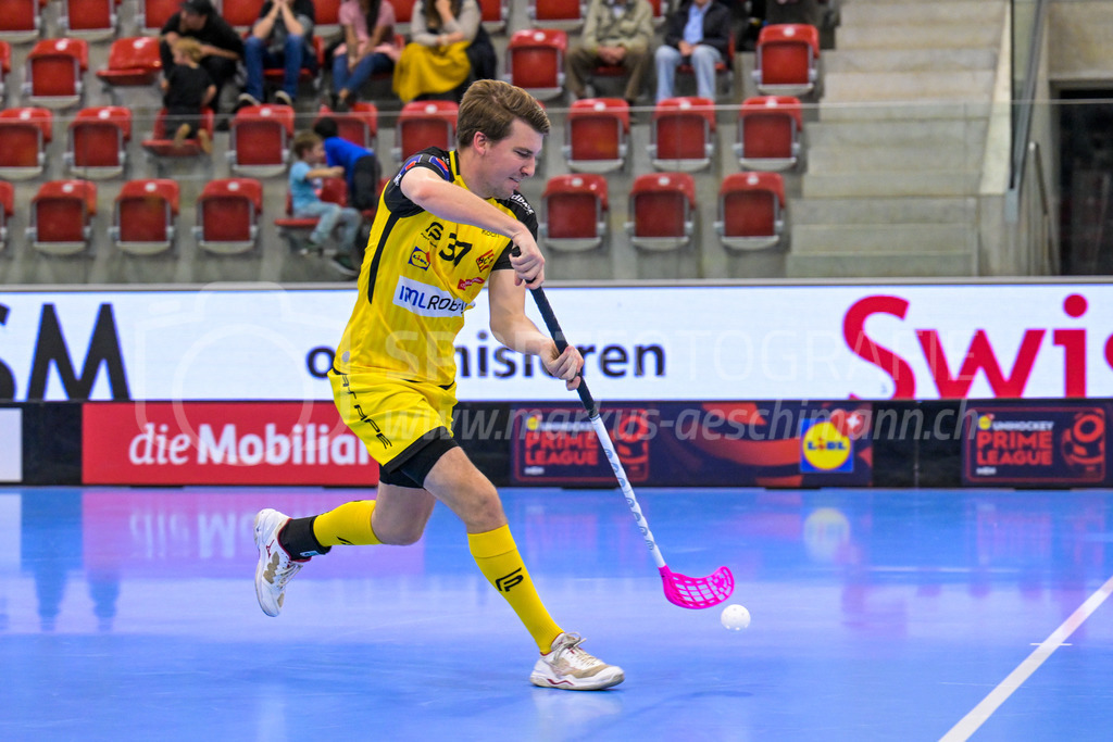 HC Rychenberg vs UHC Uster - 14. October 2022 | HC Rychenberg vs UHC Uster
AXA Arena, Winterthur
Moritz Krebs (#37 HC Rychenberg)
Bild: Sportfotografie Markus Aeschimann | www.markus-aeschimann.ch - Realisiert mit Pictrs.com
