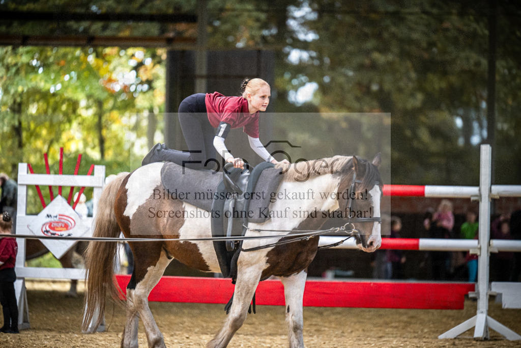 DOS_0048 | Entdecke hochwertige Reitturnierfotos von Foto Oger. Professionell, emotional und authentisch – jetzt Lieblingsmomente im Shop bestellen.Deutschlandweite Turnierfotografie. - Realisiert mit Pictrs.com