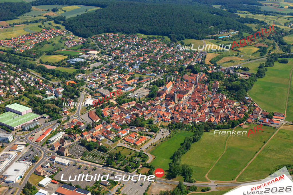 Die Luftaufnahme der Stadt Ebern wurde vom UL-Flugzeug heraus erstellt ( keine Drohne )- hohe Auflösung für beste Qualität