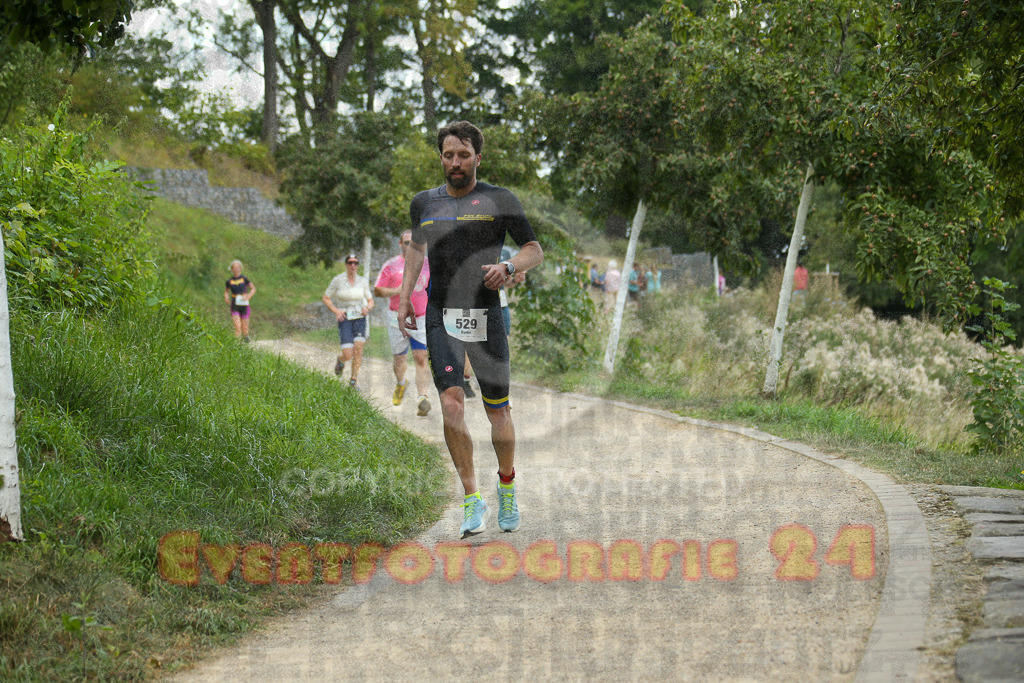 250824_1401_EX1_4658 | Sportfotografie im Rhein-Sieg Kreis, Köln, Bonn, NRW, Rheinland Pfalz, Hessen, etc. Unser Tätigkeitsfeld umfasst den Laufsport vom Volkslauf über den Marathon, Duathlon, Triathon bis zum Ultralauf wie Kölnpfad Ultra oder Schindertrail.