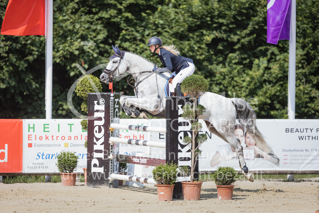 220730_BHO_ST_2Ph-M1-2-101 | Deine schönsten Turniermomente als professionelle Fotos! Entdecke hochwertige Pferdesport-Fotografie im Online-Shop. Jetzt Fotos finden & bestellen!