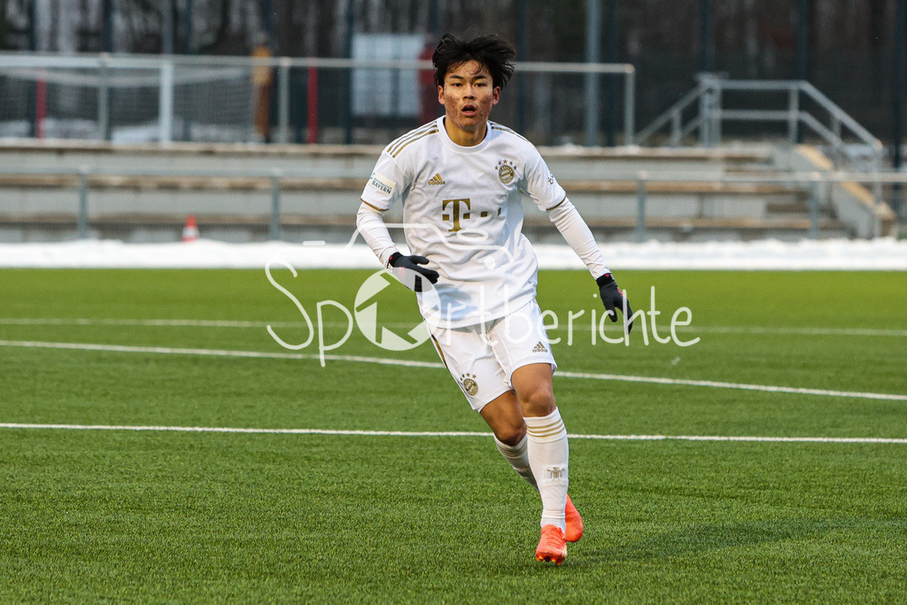 FC Bayern Amateure - Bahlinger SC | Taichi FUKUI (FCB #21) am Ball