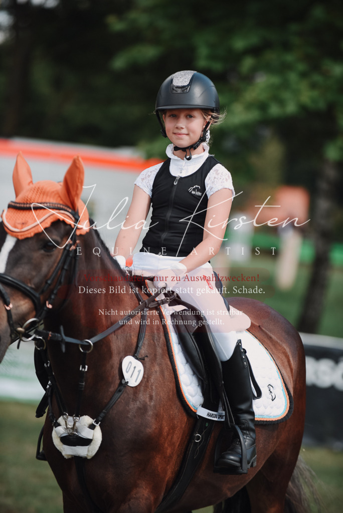 DSC_5667 | Pferde- und Turnierfotografie in Westsachsen. Pferdeportraits, Auftragszeichnungen und intuitive Kunst.