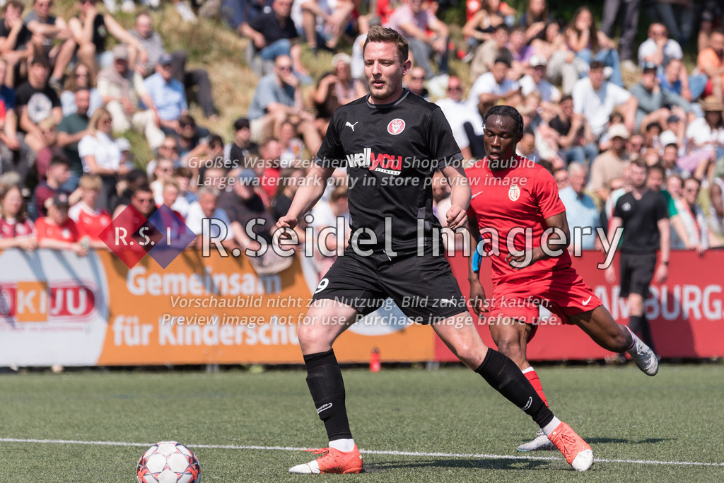 Fußball, Saison 2022/23, Aufstiegsrunde Regionalliga Nord, Eimsbütteler TV - FC Kilia Kiel, ETV-Sportzentrum Hoheluft (Hamburg), 04.06.2023, 2. Spieltag | Kevin Harder (#29, Kiel)